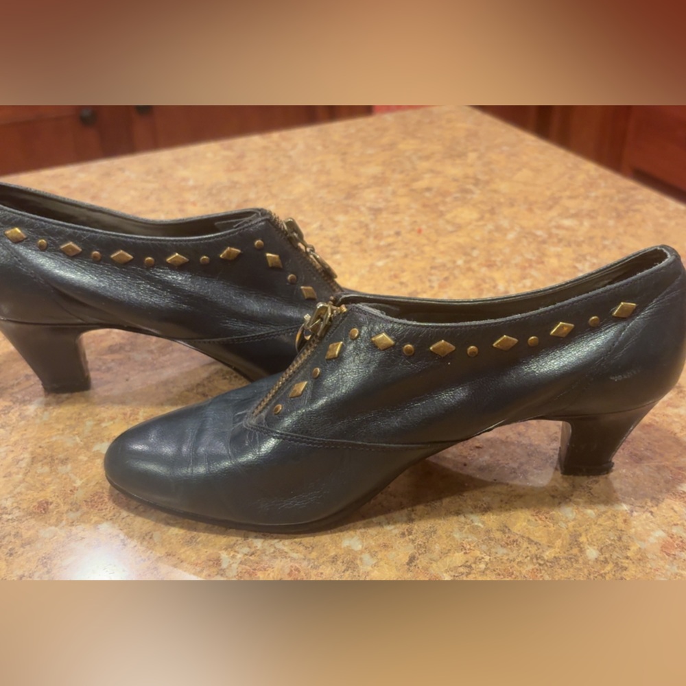 *Rare* Vintage Norman Kaplan Navy Leather  Bootie with Gold Zipper Accents